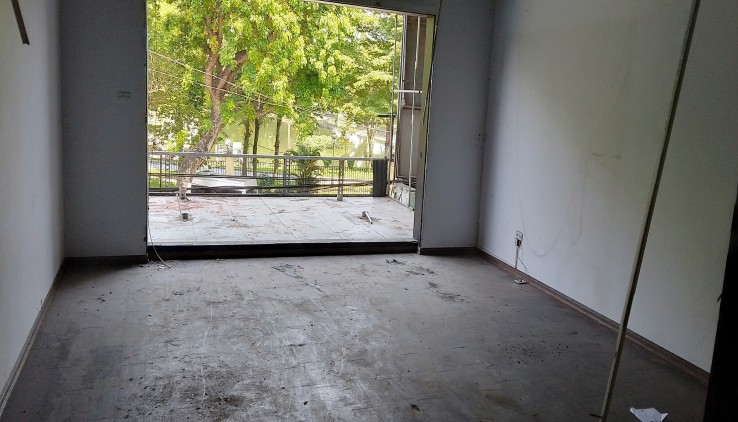 Cho thuê MBKD Phố Lê Duẩn, KD bất chấp (có cho làm CHDV) 141m2, 3 tầng, thông sàn, 30tr